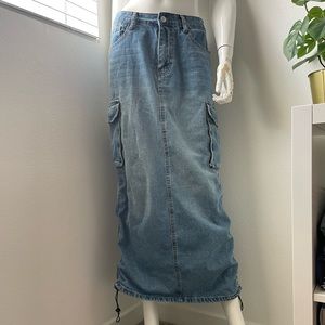 GREAT Condition Midi Cargo Denim Skirt w/back slit